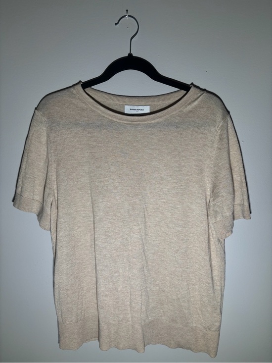 Banana Republic Tops - Banana Republic Beige Crewneck Short Sleeve Knit